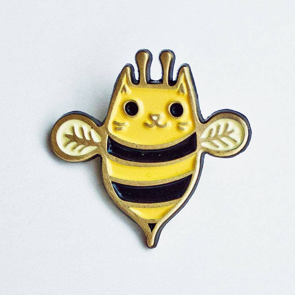 Enamel pin CAT BEE cat pin -- bee pins -- honey bee brooch -- bumble bee cat enamel pin kawaii cat lover gift -- bee jewelry, cute gift idea