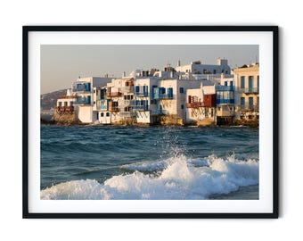 Maisons en bord de mer dans la Petite Venise, à Mykonos, architecture insulaire grecque. Téléchargement numérique imprimable, photographie de Mykonos