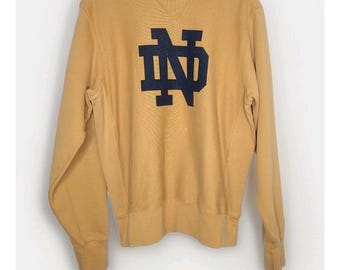 Sudadera vintage Champion de tejido inverso Notre Dame Fighting Irish con cuello redondo dorado, talla M