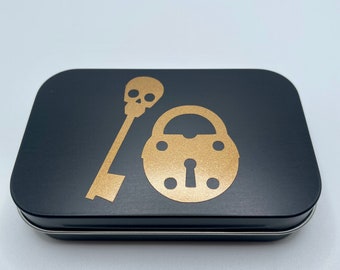 Skull lock and key tin