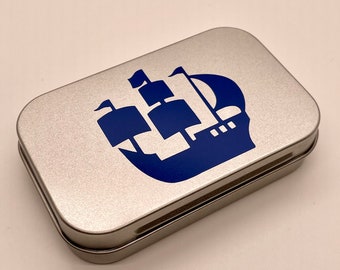 Pirate ship tin