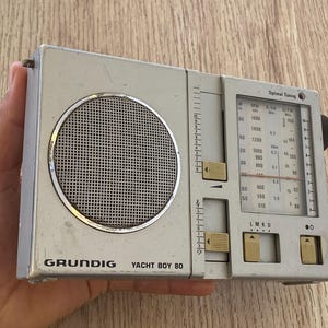 Vintage Grundig Yacht Boy 80 working | old radio | vintage radio |  radio hobby | radio parts | tube radio |  boombox vintage