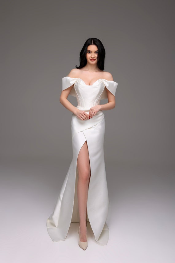 Lange bruidsjurk met elegante korset met gedrapeerde rok veters aan de achterkant off shoulder mouwen elegante trouwjurk cadeau voor vrouwen Etsy Nederland