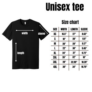 Puede incluir: Una tabla de tallas para una camiseta unisex. La tabla muestra la talla, el ancho, la longitud y la longitud de la manga en pulgadas para las tallas XS a 4XL.