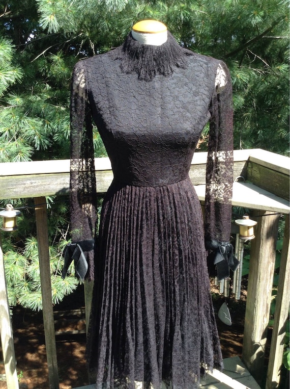 Vintage Geoffrey Beene Black Lace Cocktail Dress - Gem