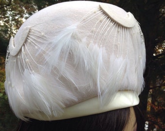 Vintage Ivory Wool Pillbox Hat Feather Doeskin Felt Michelle