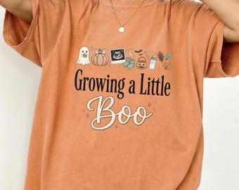 Camiseta de anuncio de embarazo de Halloween, Camiseta de embarazo "Growing a little Boo", Anuncio de embarazo de Acción de Gracias, Camiseta de bebé de otoño Comfort Colors®