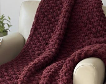 Manta gruesa súper suave de color rojo burdeos, hecha a mano, suave y acogedora, regalo hecho a mano, manta de punto grueso, regalo de baby shower, manta de regalo de boda