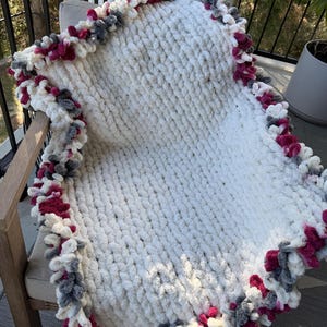 Beautiful Chunky Blanket Handmade with border,Soft & Cozy Handmade Gift Chunky Knit Blanket,Handmade Chunky throw,Perfect gift for her Baby