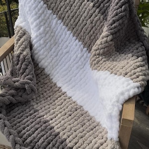 Chunky Blanket Handmade,Soft & Cozy Handmade Gift Chunky Knit Blanket,Queen size, Handmade With Love,Super chunky blanket throw,Perfect gift