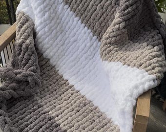 Chunky Blanket Handmade,Soft & Cozy Handmade Gift Chunky Knit Blanket,Queen size, Handmade With Love,Super chunky blanket throw,Perfect gift