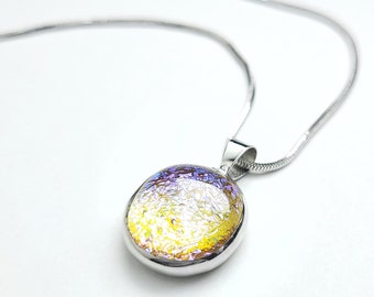 Dichroic Fused stained glass pendant (fg0114)