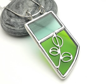 Stained glass pendant necklace leaf 9138