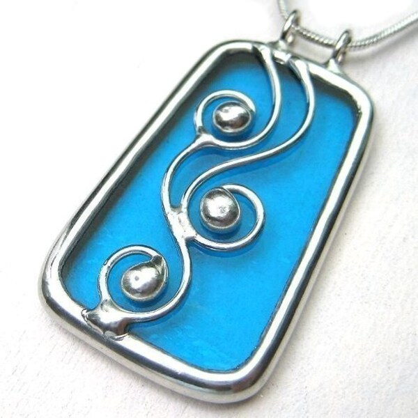 Spirals - oblong stained glass pendant (1020)