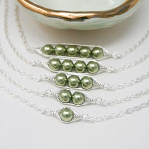 Peas in a pod bracelet, jewelry for her, new mom mothers day gift, twin triplet present, best friend peapod, grandma mother daughter sister