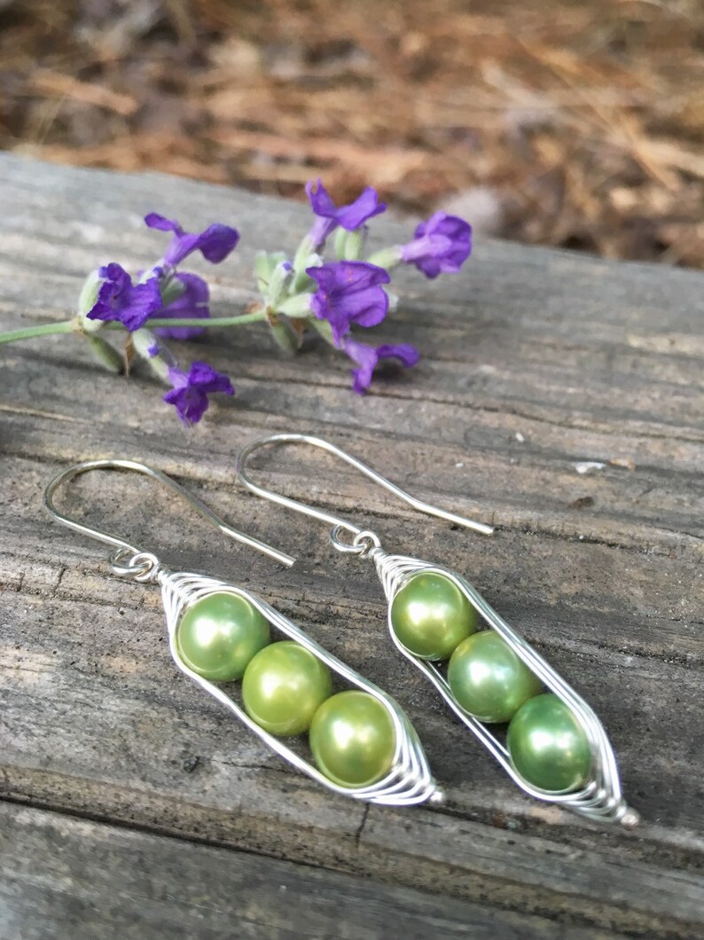 Pea pod earrings // Three peas in a pod with green fresh Etsy