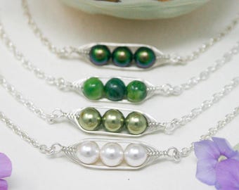 Three peas in a pod bracelet gift for new mom, triplet sisters, best friends, grandma mother day, peapod three pea jewelry, 3 peas in a pod