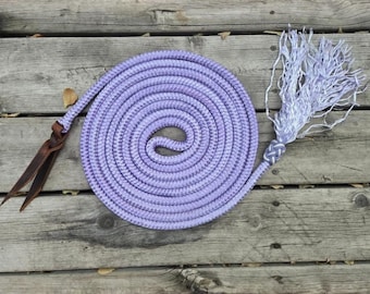 Redini in mecate color lavanda tinte a mano da 20 piedi e 5/8", con bottone automatico in pelle e nappa all'estremità