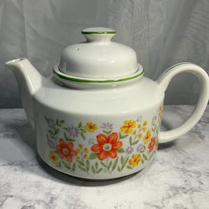 MCM Japanische Blumen Teekanne