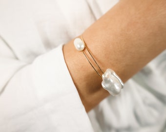 Pearl bracelet, bridal bracelet, bridesmaid gifts, gift for her