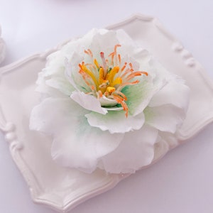 White Peony Candle, Beeswax Floral Candle, Realistic Flower Candle, Wedding Guests Gifts, Luxury Candle, Candle Gift,Realistic Flower Candle