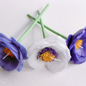 Anemone Flower Candle, Beeswax Floral Candle,Realistic Flower Candle,Wedding Guests Gifts,Luxury Candle, Candle Gift,Realistic Flower Candle