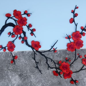 赤い豪華な大きな桜のパッチ、梅の花のパッチ、花のパッチ、アイロン接着パッチ、刺繍パッチ、アップリケ、アイロン接着衣類