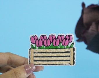 tulpenpatch, roze, bloembedpatch, opstrijkpatch, geborduurde patch, stoffen, opstrijkbare kledinglabels,