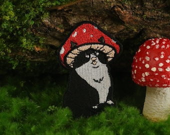 mushroom cat patch, iron on patch, embroidered patch, applique, iron on clothing labels,