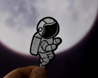 comic astronaut patch, spaceman patch, iron on patch, embroidered patch, applique, iron on clothing labels,