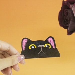 黒猫ワッペン、かわいい猫ワッペン、アイロンワッペン、刺繍ワッペン、アップリケ、アイロンで貼れる衣類ラベル、