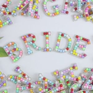 parche de letras de perlas, Perlas de pedrería, letras de perlas, Letra del alfabeto, Pegamento en parche de letras de perlas, hierro en parche, para boda, para novia