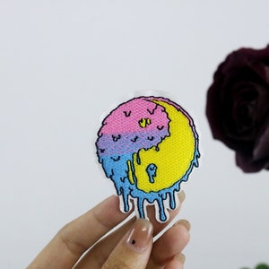 melting Ying Yang patch, Tai Chi patch, iron on patch, embroidered patch, applique, iron on clothing labels,