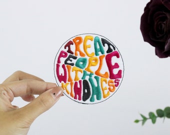 behandel mensen met vriendelijkheid patch, opstrijkpatch, geborduurde patch, appliqué, opstrijkbare kledinglabels,