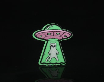 UFO takes kitty away patch, Alien patch, cat, iron on patch, embroidered patch, applique, iron on clothing labels,