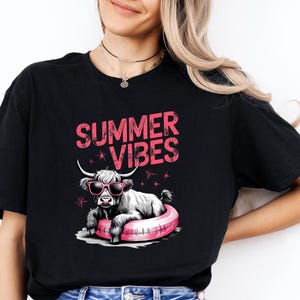 Sommer Vibes Shirt, lustiges Highland Kuh Shirt, lustiges Sommer T-Shirt, lustiges Kuh Shirt, lustiges Shirt, Kuh-Liebhaber-Geschenk-Shirt, schrulliges Sommer-Shirt