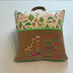 Animal Friends - Pocket Reading Pillow