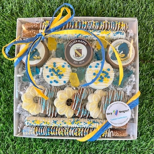 Caja de regalo con delicias bañadas en chocolate personalizadas para compromisos universitarios: graduación, cumpleaños, fiestas, deportes, etc.