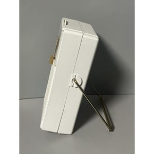 Vintage Emerson 988 "Rambler" Neva Break Pocket Radio - White- Kind Of Works image 2