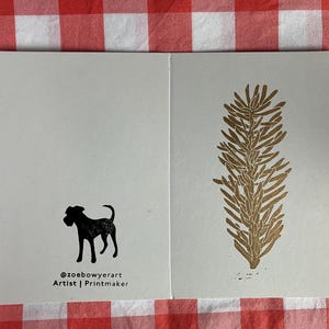 Tarjeta navideña impresa a mano - Linograbado de abeto noruego - Dorado