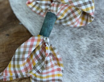 Bufanda tipo bandana a cuadros de primavera con chancla de cuero