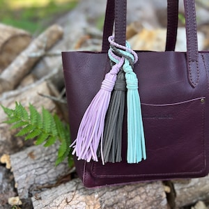 Purse Charm Tassel for Bags & Totes Faux Suede Leather ONE Tassel - Team Colors Stadium Bag Tassels
