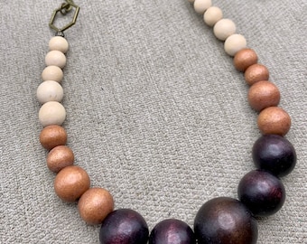 Graduated Wood Bead Chain Necklace