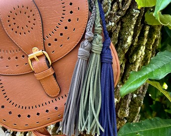 Purse Charm Tassel for Bags & Totes Faux Suede Leather ONE Tassel - Team Colors Stadium Bag Tassels