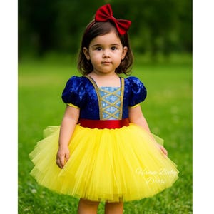 Snow White Princess Dress for Girls, Handmade Fairytale Costume for Halloween Party or Photo Shoot, Snow White Baby Girl Birthday Outfit