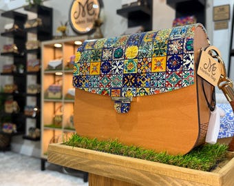Introducing The Christine Handbag. A Hand crafted, one of a kind handbag made from wood.