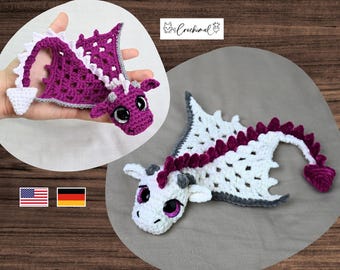 dragon snuggler crochet pattern, english and german, crochet pattern amigurumi, plushie crochet pattern, small dragon crochet pattern