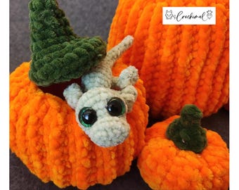 3 wzory; Wzór szydełkowy jaszczurka; Pudełko na dynię; Mała dynia szydełkowa; Pobieranie pliku PDF w wersji cyfrowej; Wzór szydełkowy na Halloween w języku niemieckim i angielskim