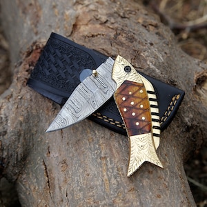 Personalized Damascus Steel Pocket Knife-Groomsman Gift, Folding Camping Knife, Anniversary Gift for Him,Custom Engraved Blade for Boyfriend