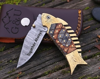 Handmade Damascus Knife Personalized Pocket Knifes Folding Knifes Groomsmen Gifts Fish Knife Best Dad Fishing Gifts for Men Boyfriend Dad